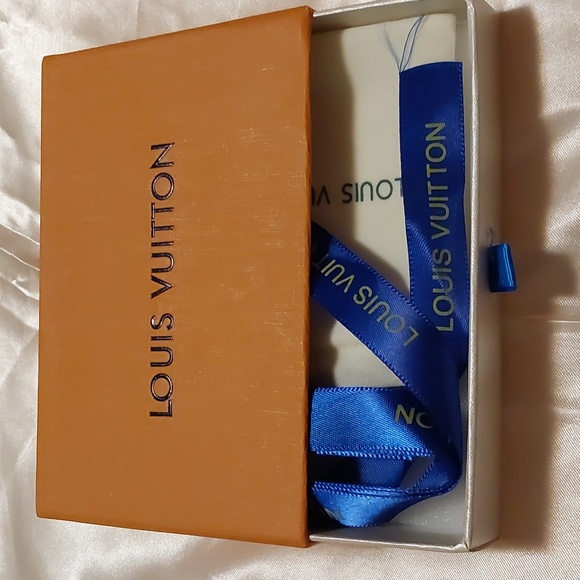 Louis Vuitton Pink and Gold Bracelet - Picture 2 of 7